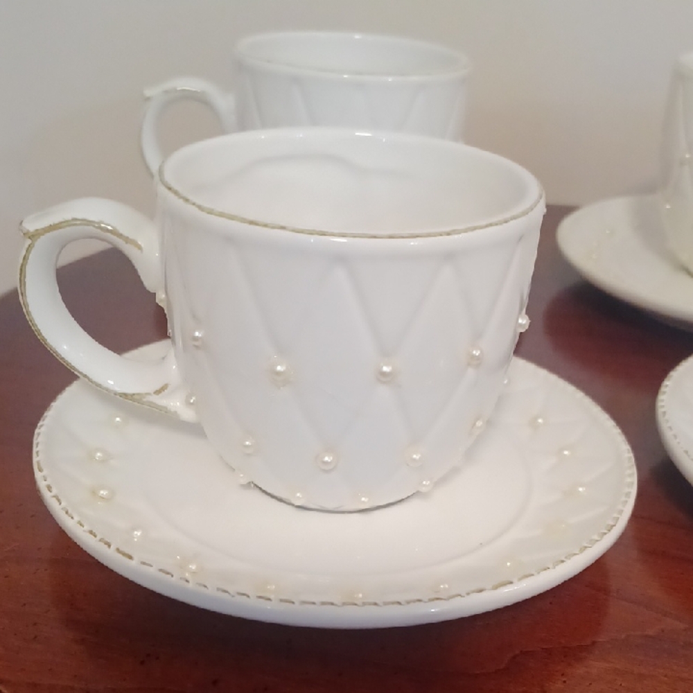 KF Porcelean Elegant White Teacup and Saucer Set Of 4 Servings. - Picture 2 of 6